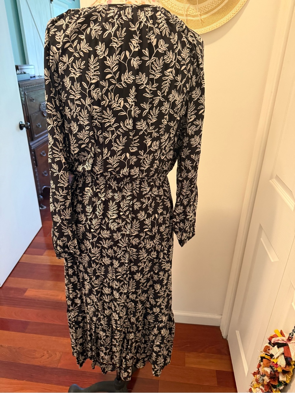 Old Navy Black Maxi Dress with White Leaf Print - Picture 6 of 6